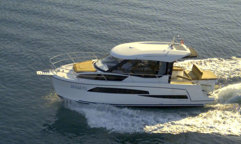nautic 880 for rent